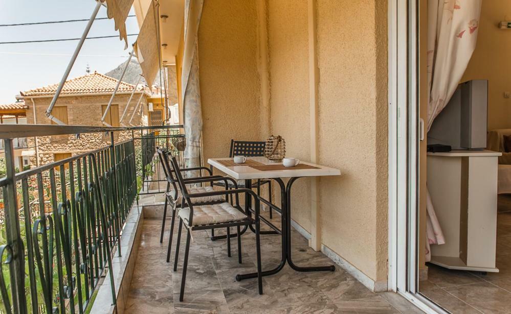 Filothei Apartments Mikrá Mandínia Exterior foto